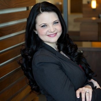 Portrait of Rochelle Navarro, Realtor®